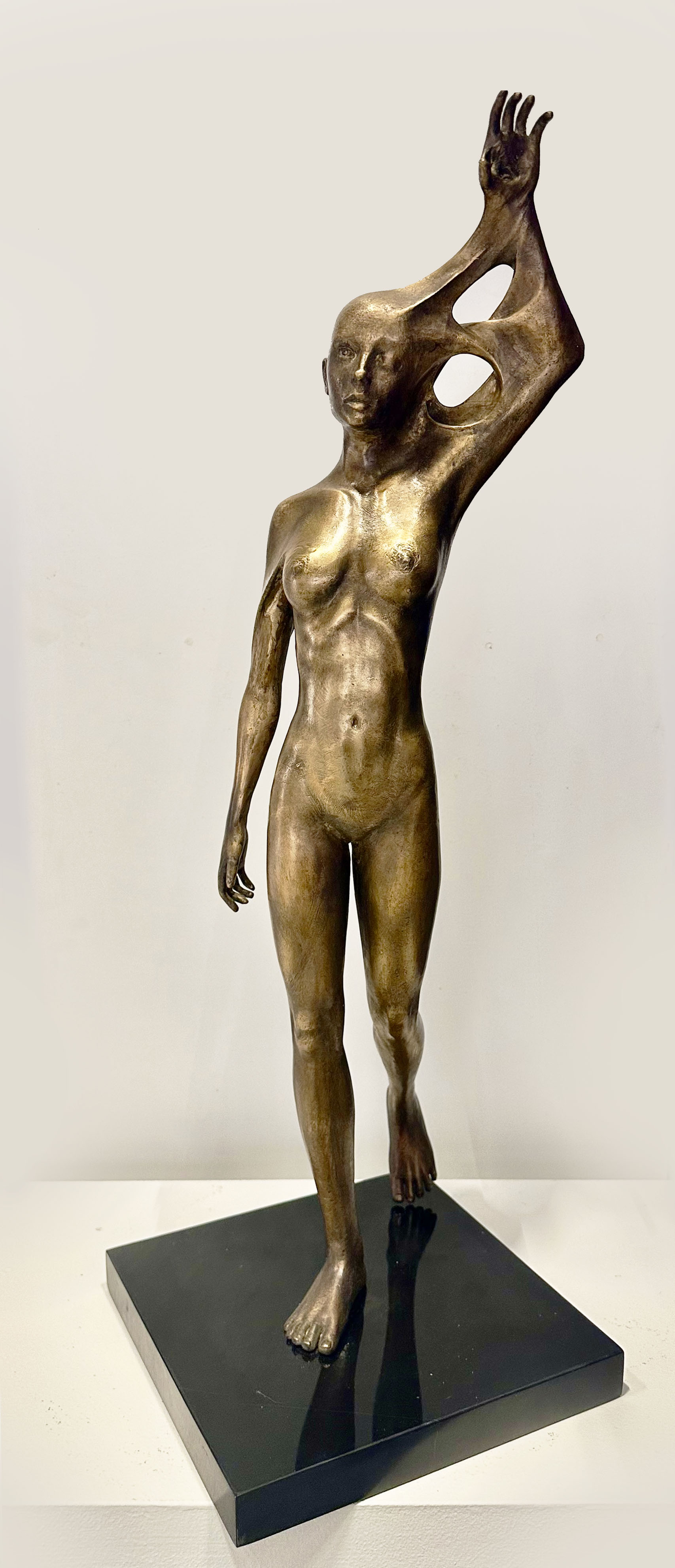 Flow / Bronze on marble / 70,5 x 32 x 22 cm / 2024
